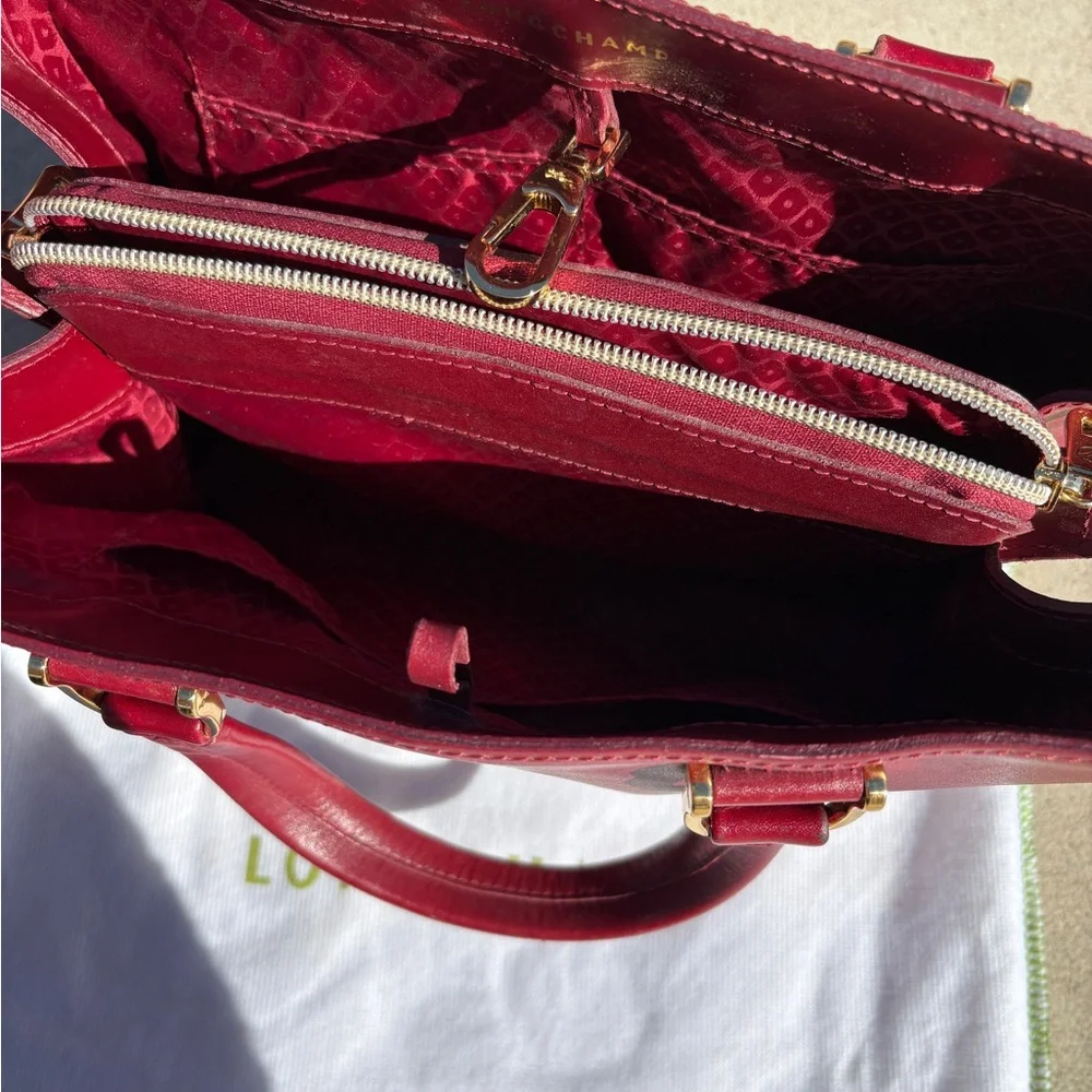 Authentic Longchamp Honoré 404 Burgundy Leather Handbag with Gold Tone Logo - Picture 2 of 15